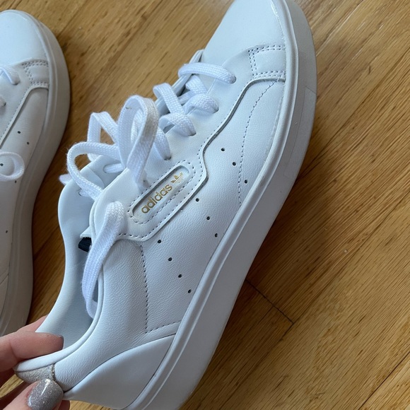 Adidas Womens Sneakers New. - Picture 3 of 7